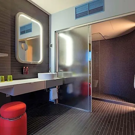 B'mine Duesseldorf, Worldhotels Crafted 4* デュッセルドルフ