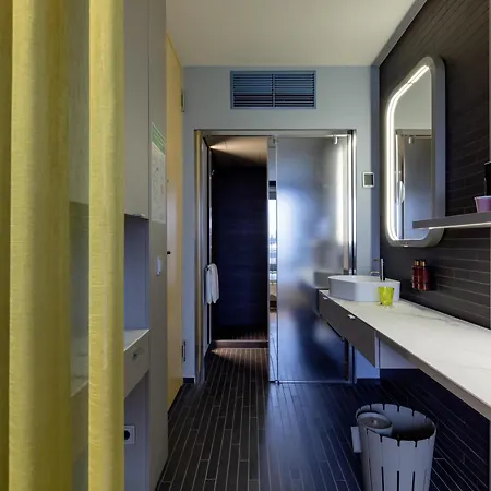 B'mine Duesseldorf, Worldhotels Crafted Hotel 4*